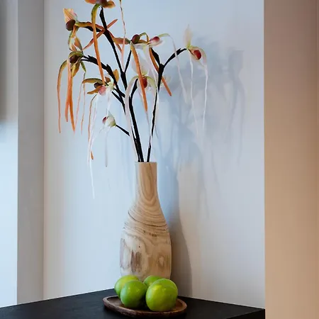 Design With Double Bed And Quiet Yard View Apartment