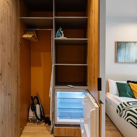 Design With Double Bed And Quiet Yard View 公寓 *