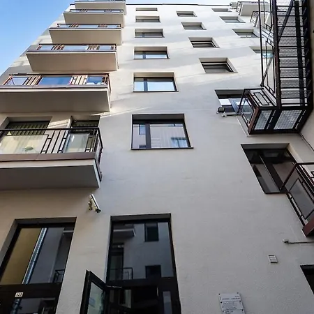 Design With Double Bed And Quiet Yard View Riga