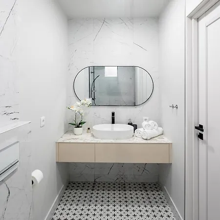 Design With Double Bed And Quiet Yard View Apartament Ryga