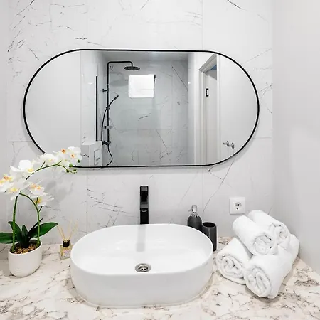 Design With Double Bed And Quiet Yard View